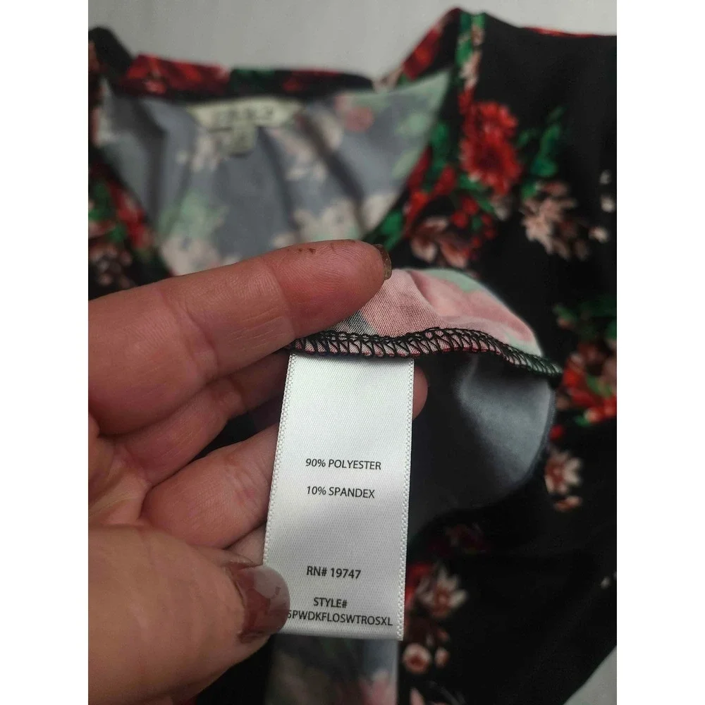 Pioneer Woman Floral V-Neck Tunic Top XL Black Red Rose 3/4 Sleeve